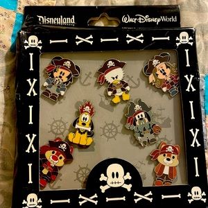 Disneyland Pirates Of The Caribbean Character Pins